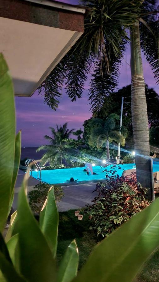A Villas Resort & Restaurant Zamboanguita  Exteriör bild