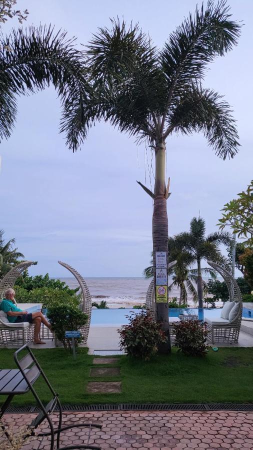 A Villas Resort & Restaurant Zamboanguita  Exteriör bild